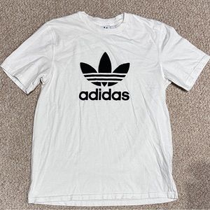 Like New Adidas Mens Short Sleeve White w Black Logo Graphic T-Shirt